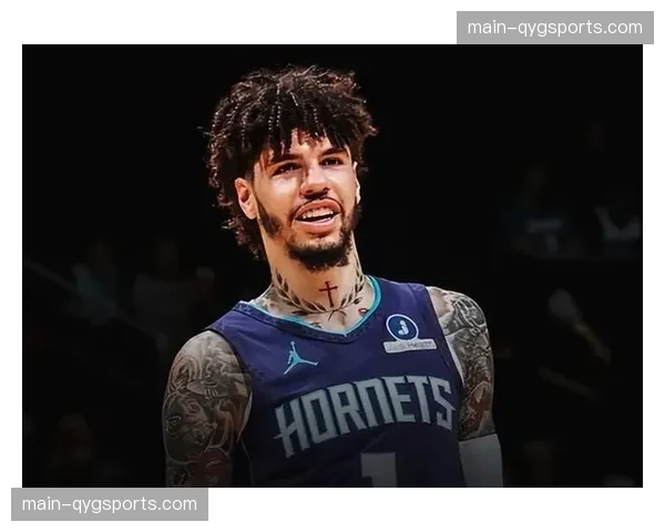 黄蜂进攻空间利用充分 拉梅洛鲍尔传球视野带动全队三分投射效率 黄蜂进攻空间利用充分 拉梅洛鲍尔传球视野带动全队三分投射效率